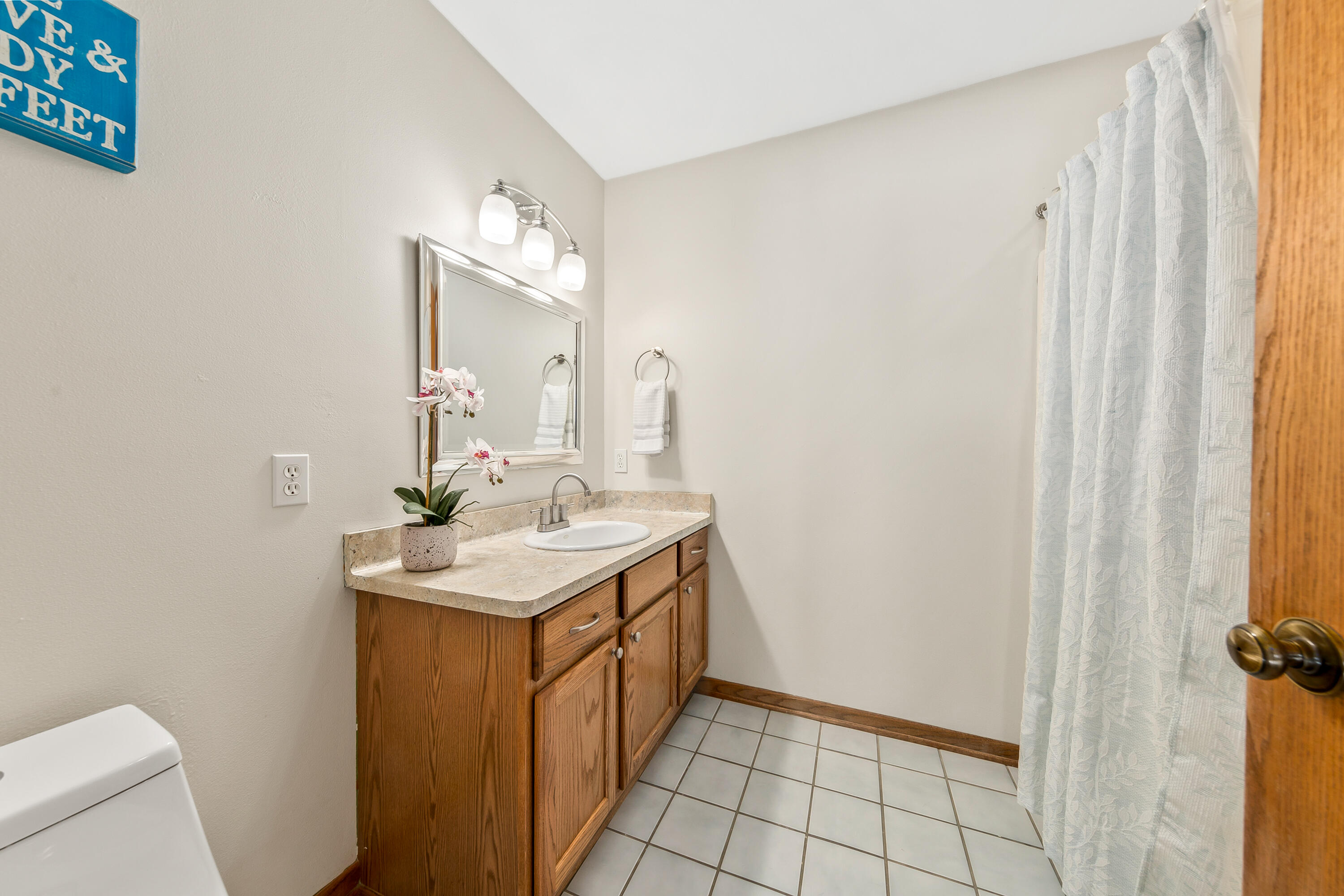 641 Small Farm Road Mukwonago, WI 53149 - Photo 28 of 50 Bathroom