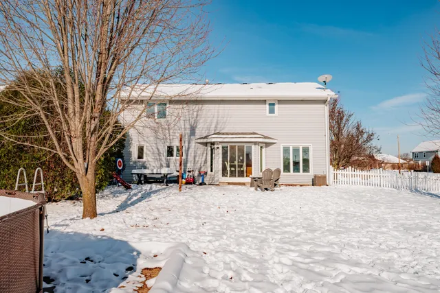 $549,900 | 641 Small Farm Road, Mukwonago, WI 53149