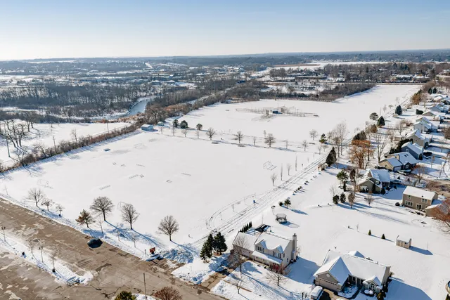 $549,900 | 641 Small Farm Road, Mukwonago, WI 53149