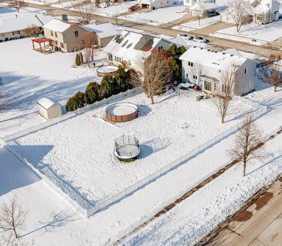 $549,900 | 641 Small Farm Road, Mukwonago, WI 53149