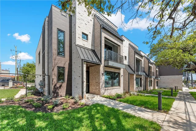 $695,000 | 116 South 11th Street, Waco, TX 76701