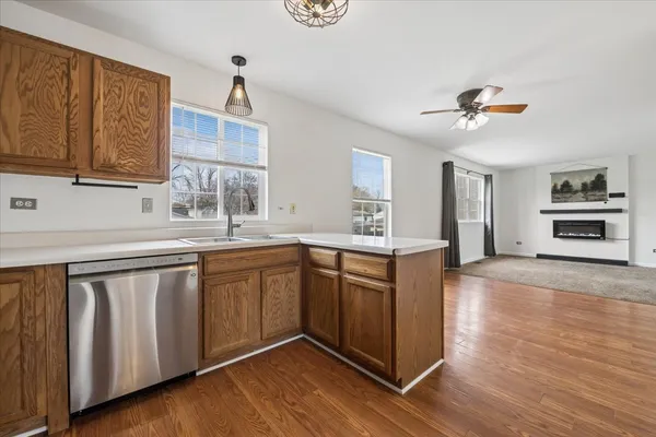 $300,000 | 1005 Sudbury Drive, Joliet, IL 60435
