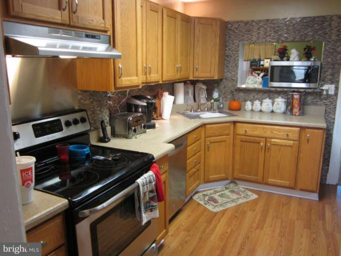 15 Crafton Road Baltimore, MD 21221 - Photo 8 of 18 Kitchen
