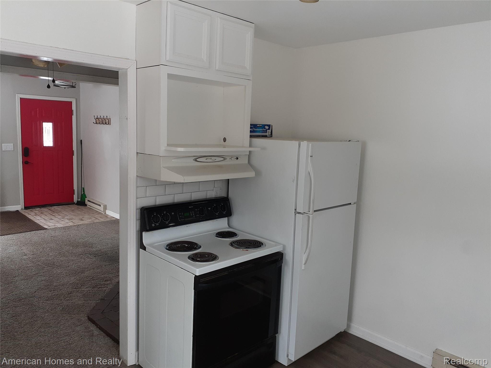 354 Michelson Road Rochester, MI 48307 - Photo 9 of 24 20210215_143705.jpg