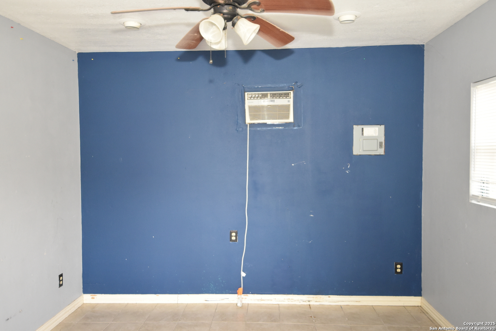 1607 Pinetum Drive San Antonio, TX 78213 - Photo 23 of 26 a view of an empty room