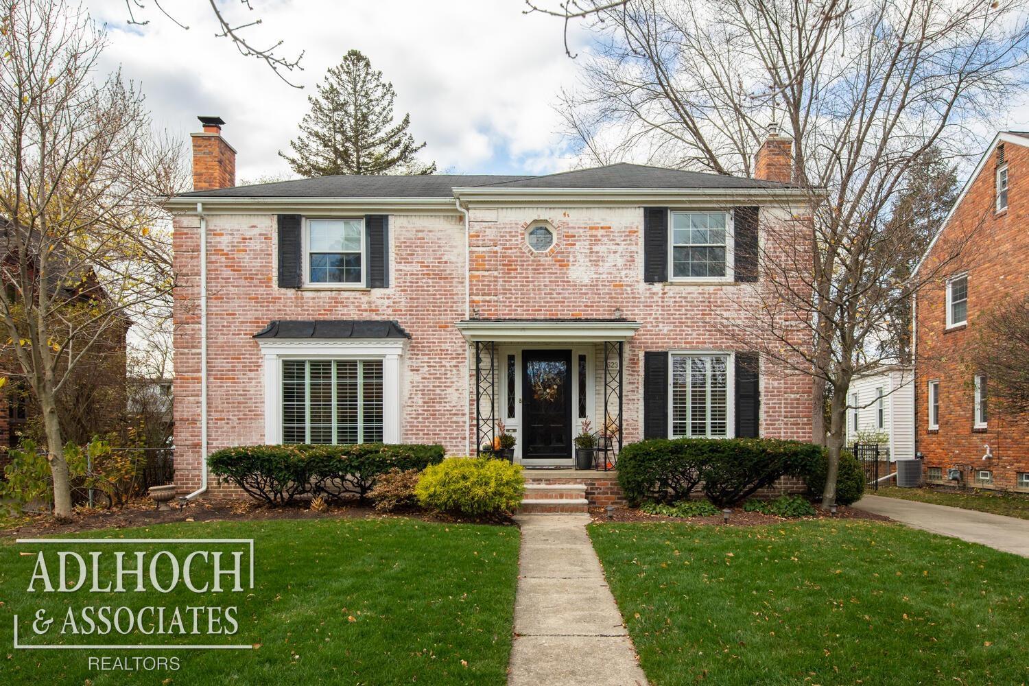 623 Barrington Road Grosse Pointe Park, MI 48230 - Photo 1 of 18