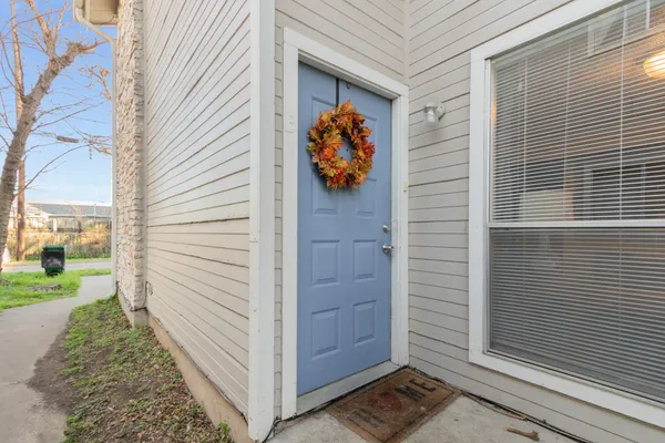 $1,950 | 5203 Evans Avenue, Unit B, Austin, TX 78751