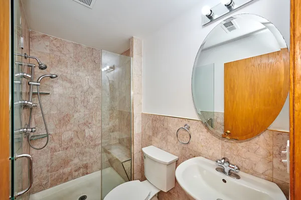 $2,300 | 6780 West Forest Preserve Drive, Unit 2, Harwood Heights, IL 60706