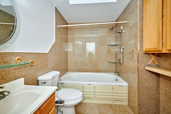 $2,300 | 6780 West Forest Preserve Drive, Unit 2, Harwood Heights, IL 60706