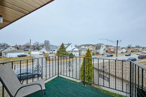 $2,300 | 6780 West Forest Preserve Drive, Unit 2, Harwood Heights, IL 60706