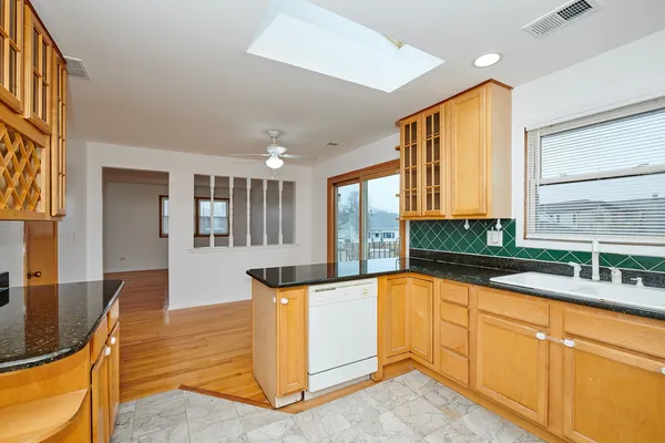 $2,300 | 6780 West Forest Preserve Drive, Unit 2, Harwood Heights, IL 60706