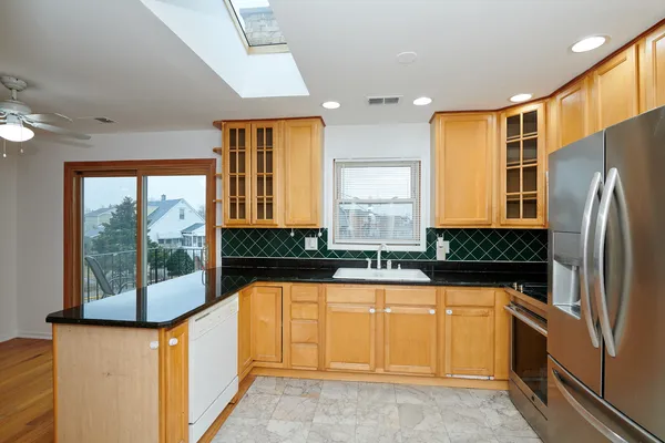 $2,300 | 6780 West Forest Preserve Drive, Unit 2, Harwood Heights, IL 60706