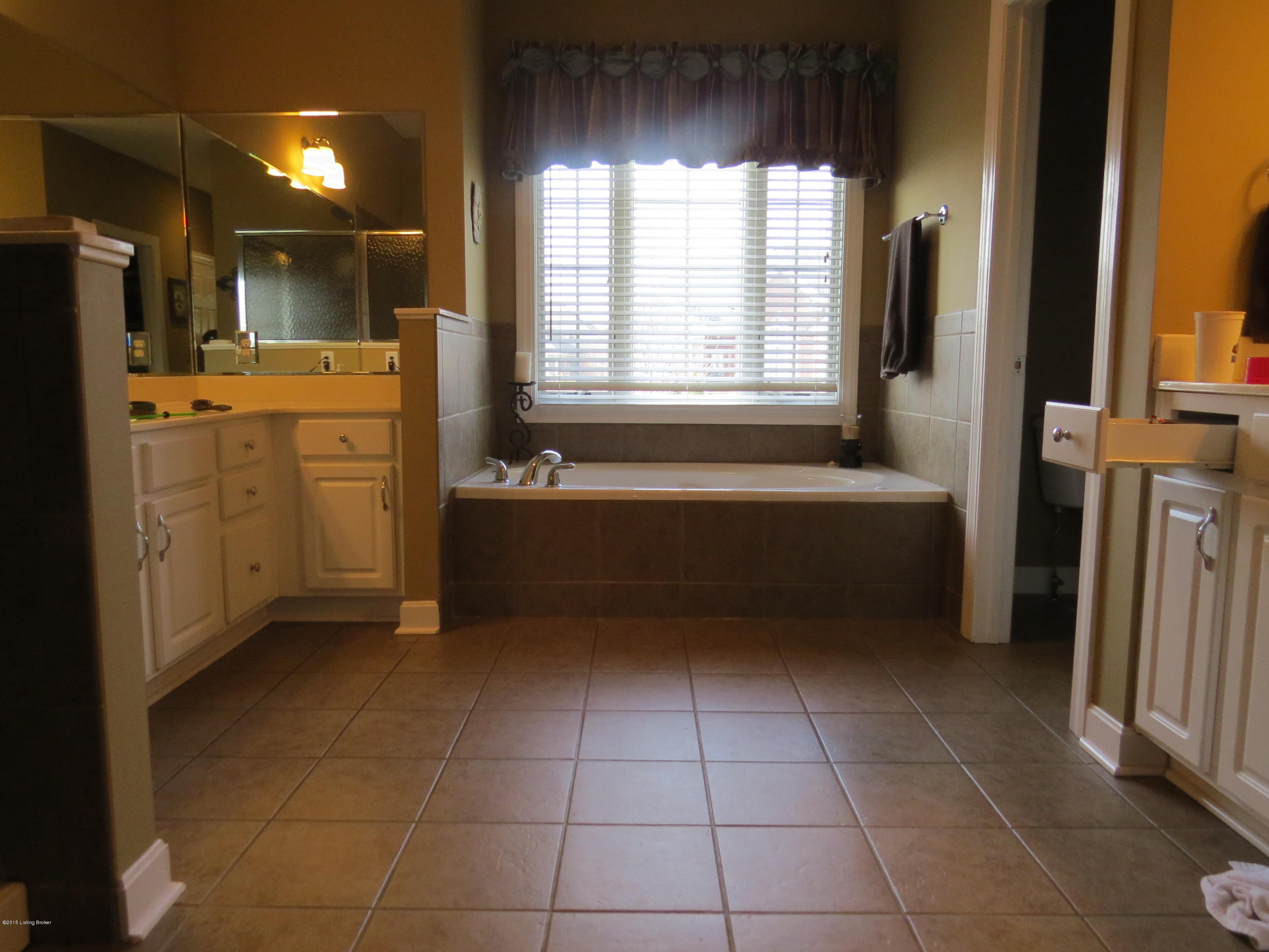 12709 Razor Branch Court Louisville, KY 40299 - Photo 27 of 56 IMG_4143.JPG