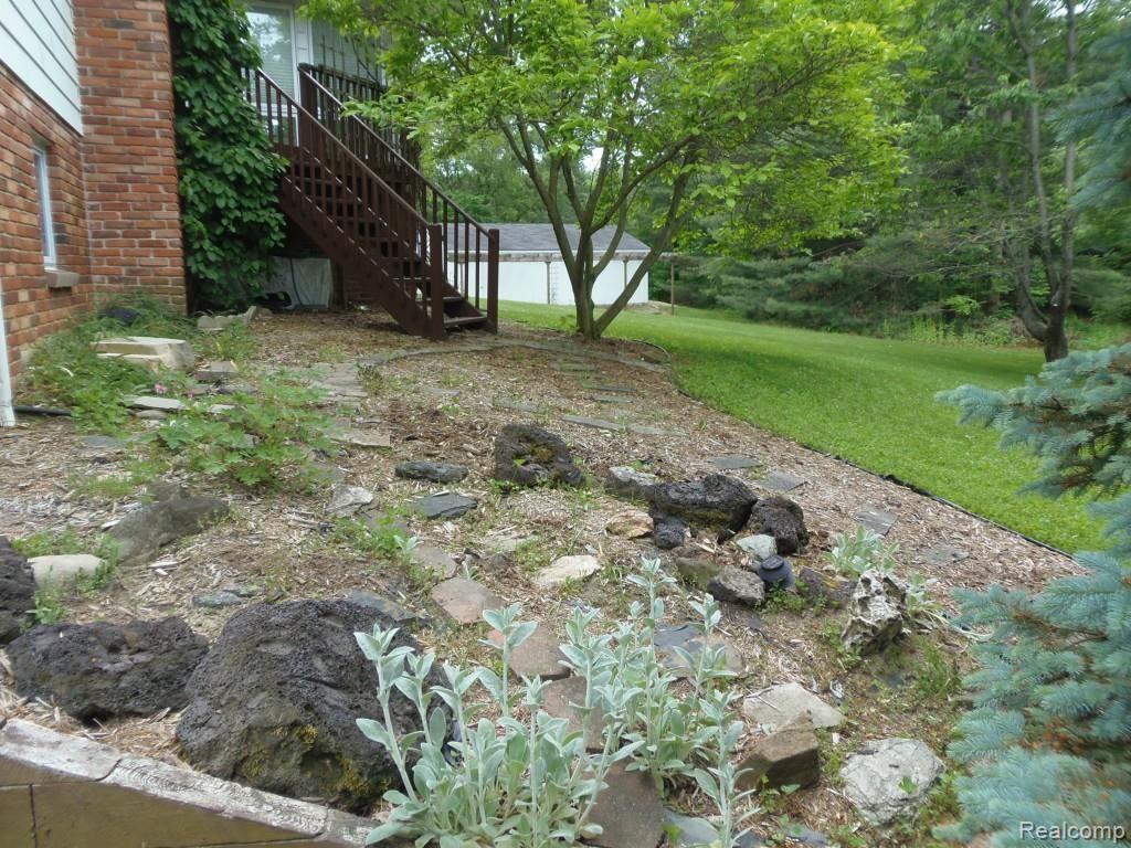 355 North Eager Road Howell, MI 48843 - Photo 40 of 55 141.jpg