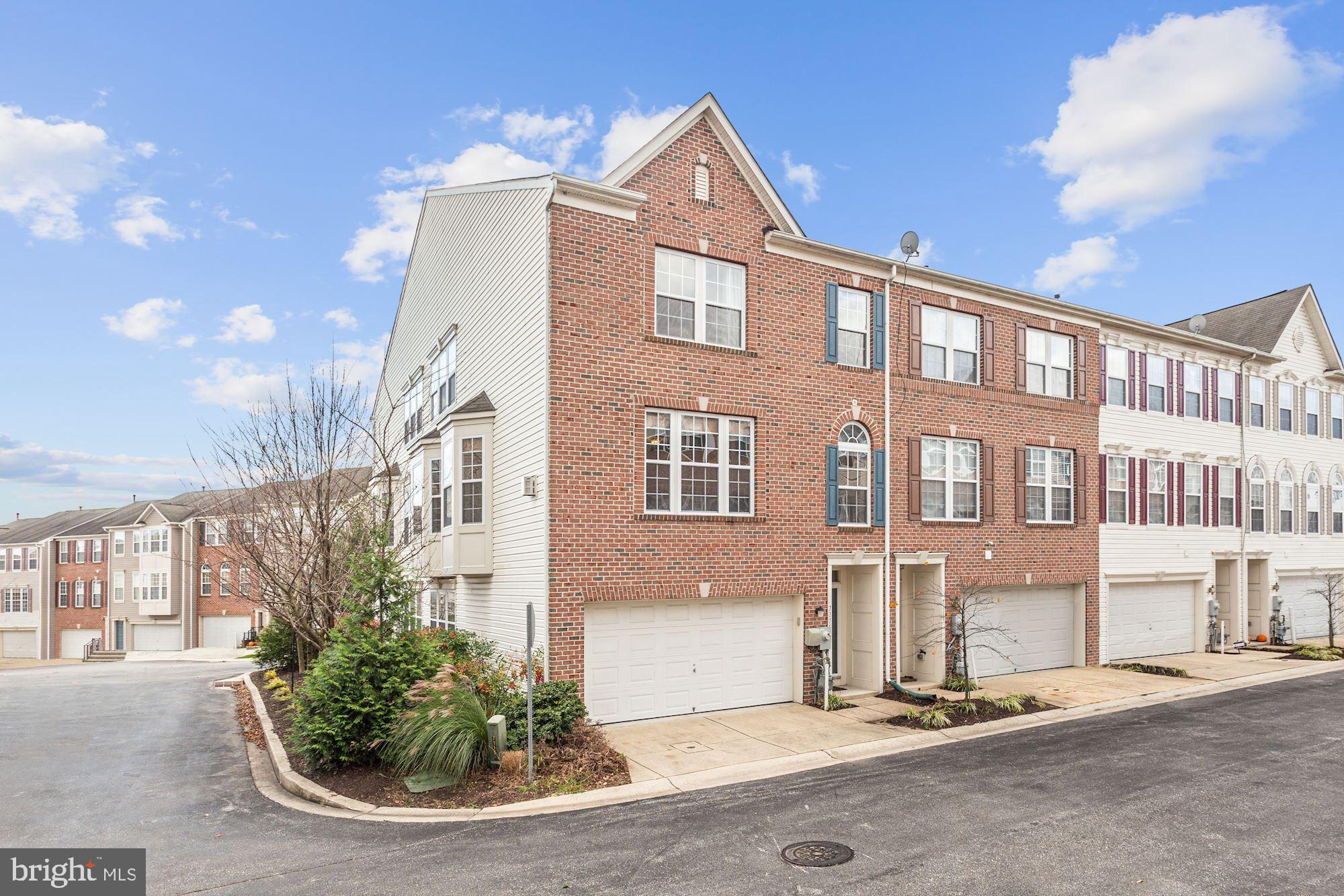 7115 Silverleaf Oak Road, Unit 224 Elkridge, MD 21075 - Photo 2 of 35 Large End Unit Townhome