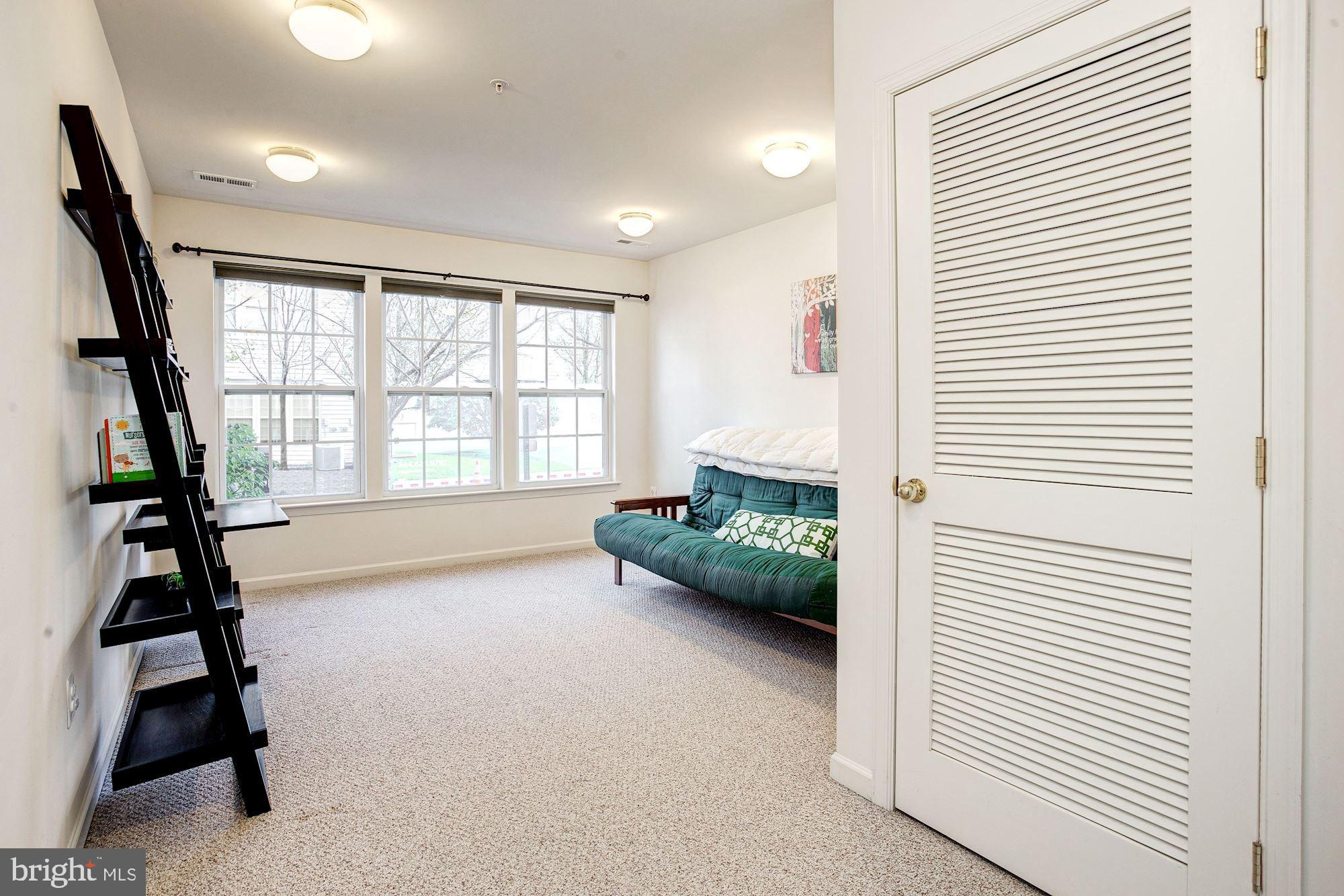 7115 Silverleaf Oak Road, Unit 224 Elkridge, MD 21075 - Photo 27 of 35 Family Room