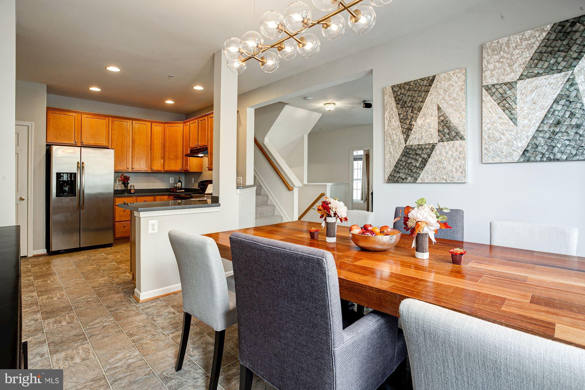 7115 Silverleaf Oak Road, Unit 224 Elkridge, MD 21075 - Photo 10 of 35 Dining Room