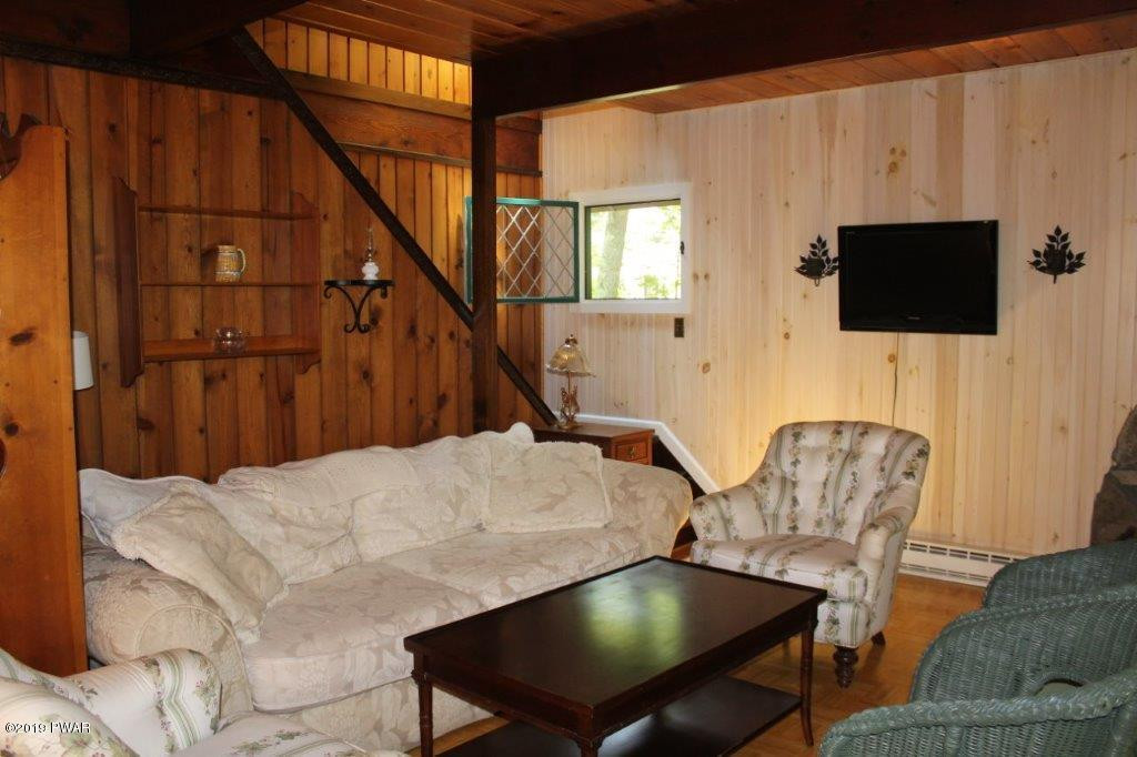 64 Rock Road Lakeville, PA 18438 - Photo 5 of 34 6. living room