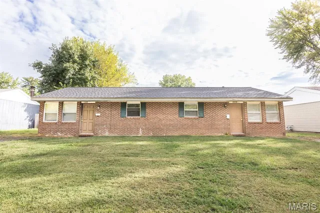 $139,900 | 1305-1307 Louann Drive, Belleville, IL 62220