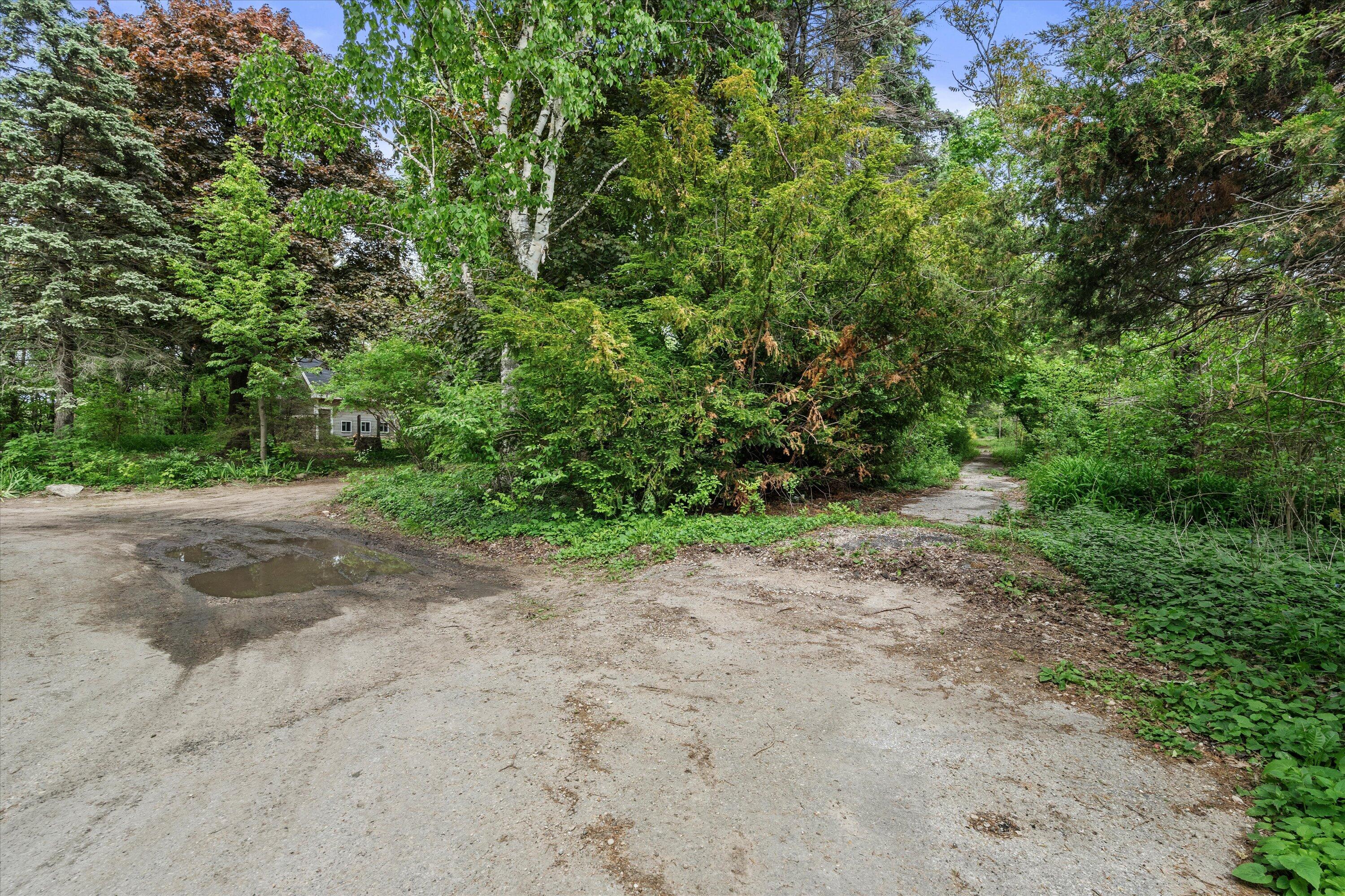 W330-s7098 County Road East Mukwonago, WI 53149 - Photo 46 of 60 Exterior Driveway