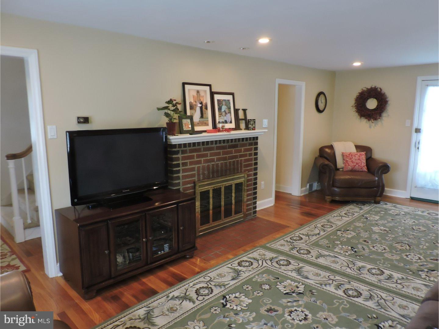 8241 Rising Sun Avenue Philadelphia, PA 19111 - Photo 3 of 20 Gallery Image 3