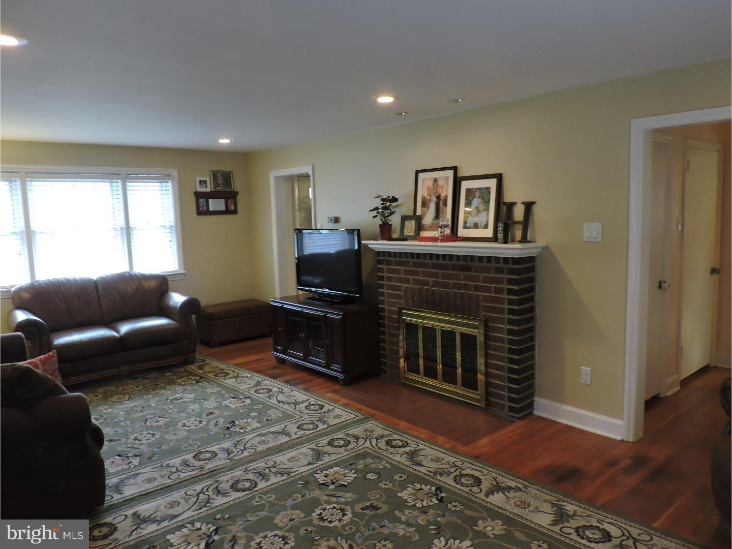 8241 Rising Sun Avenue Philadelphia, PA 19111 - Photo 4 of 20 Gallery Image 4