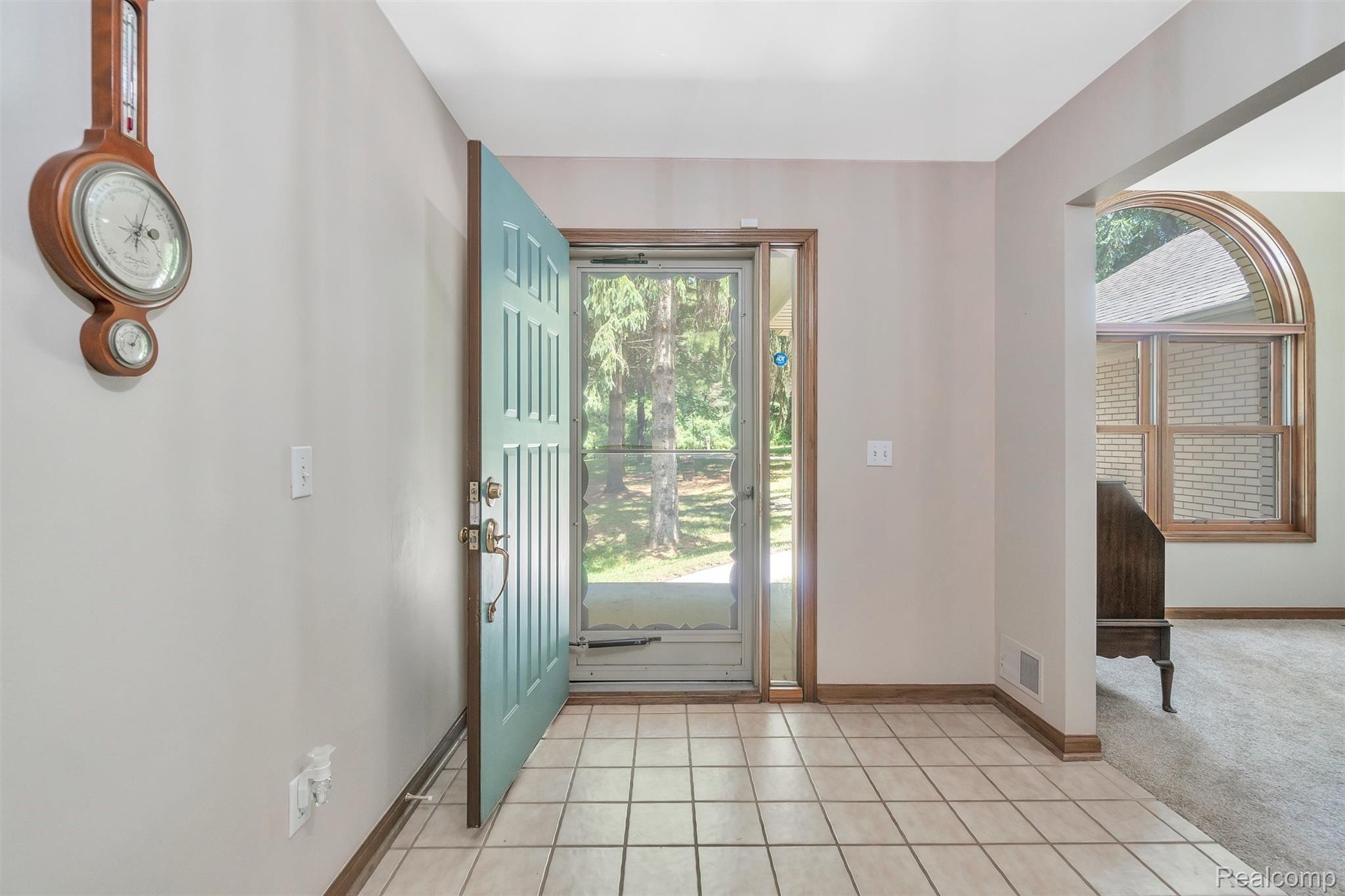 1387 Wind River Road Milford, MI 48381 - Photo 4 of 60 06-1387 Wind River Rd-WindowStill-R.jpg