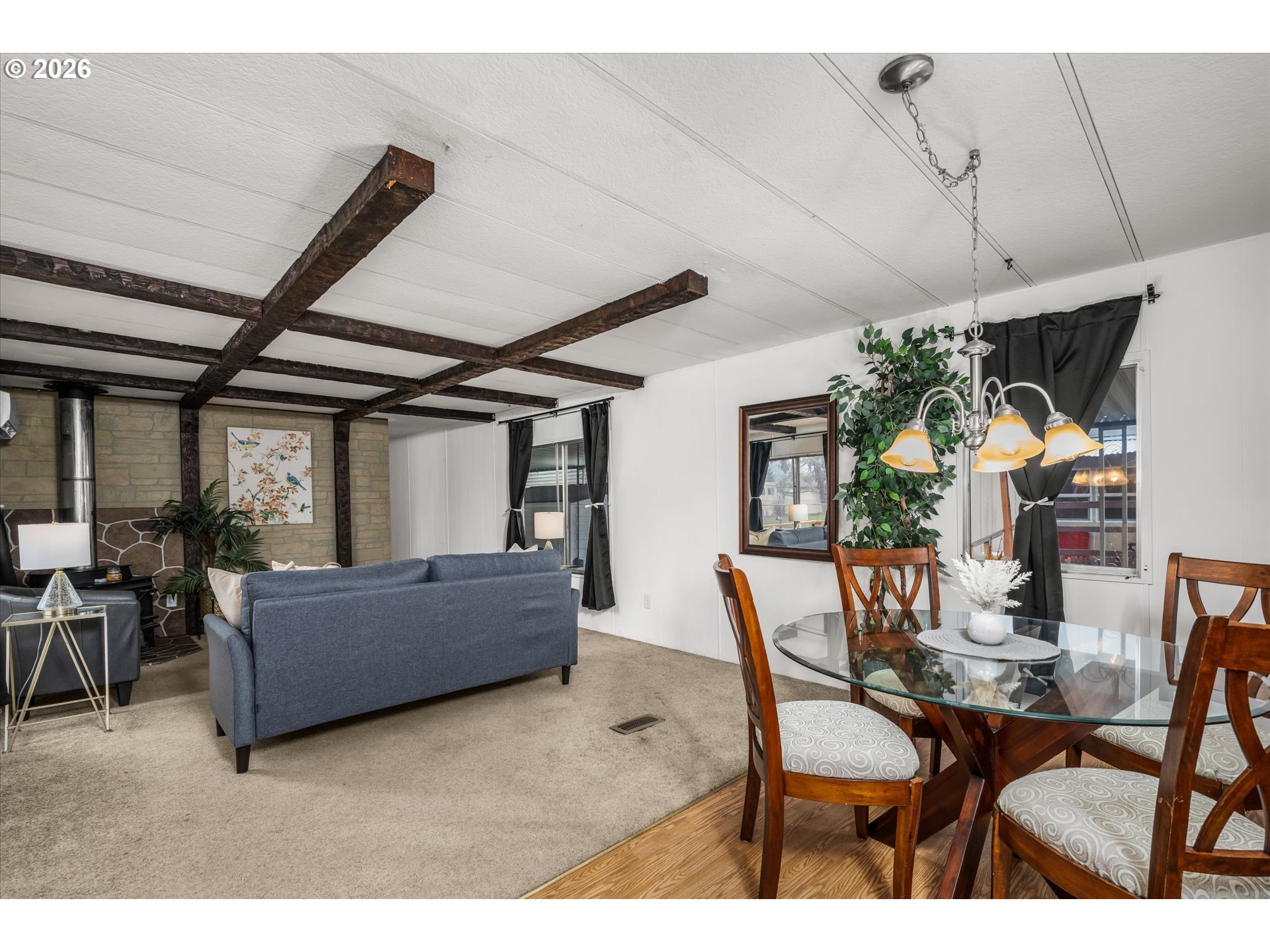 5335 Daisy Street, Unit 131 Springfield, OR 97478 - Photo 6 of 28 Living Room/Dining Room