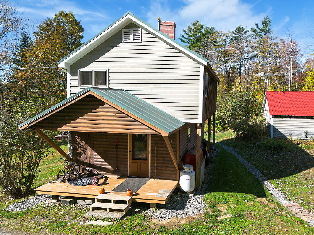 331 Beans Corner Road New Sharon, ME 04955 - Photo 7 of 46 Entrance2331Beans