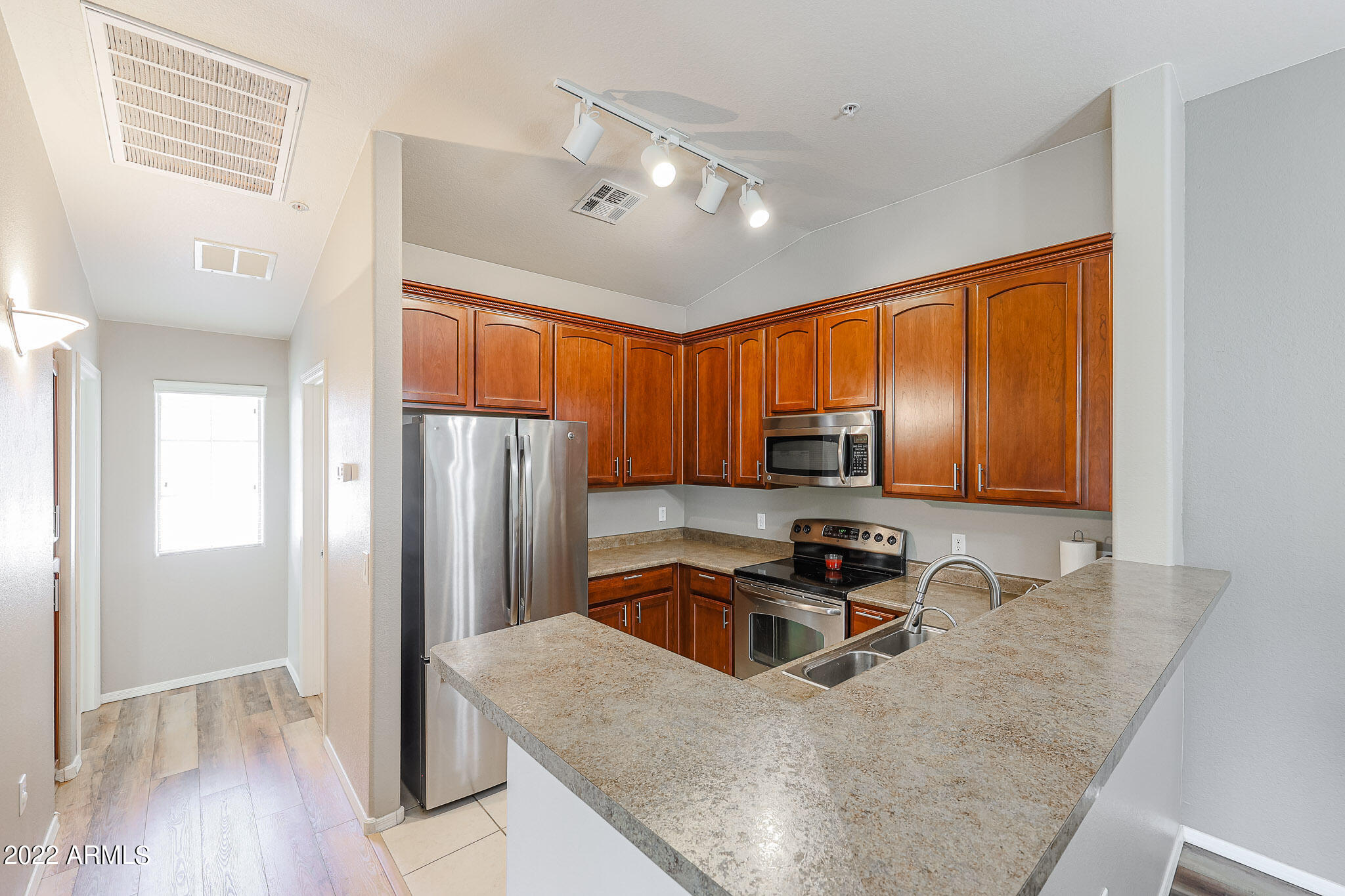 2727 North Price Road, Unit 57 Chandler, AZ 85224 - Photo 9 of 29 Breakfast bar