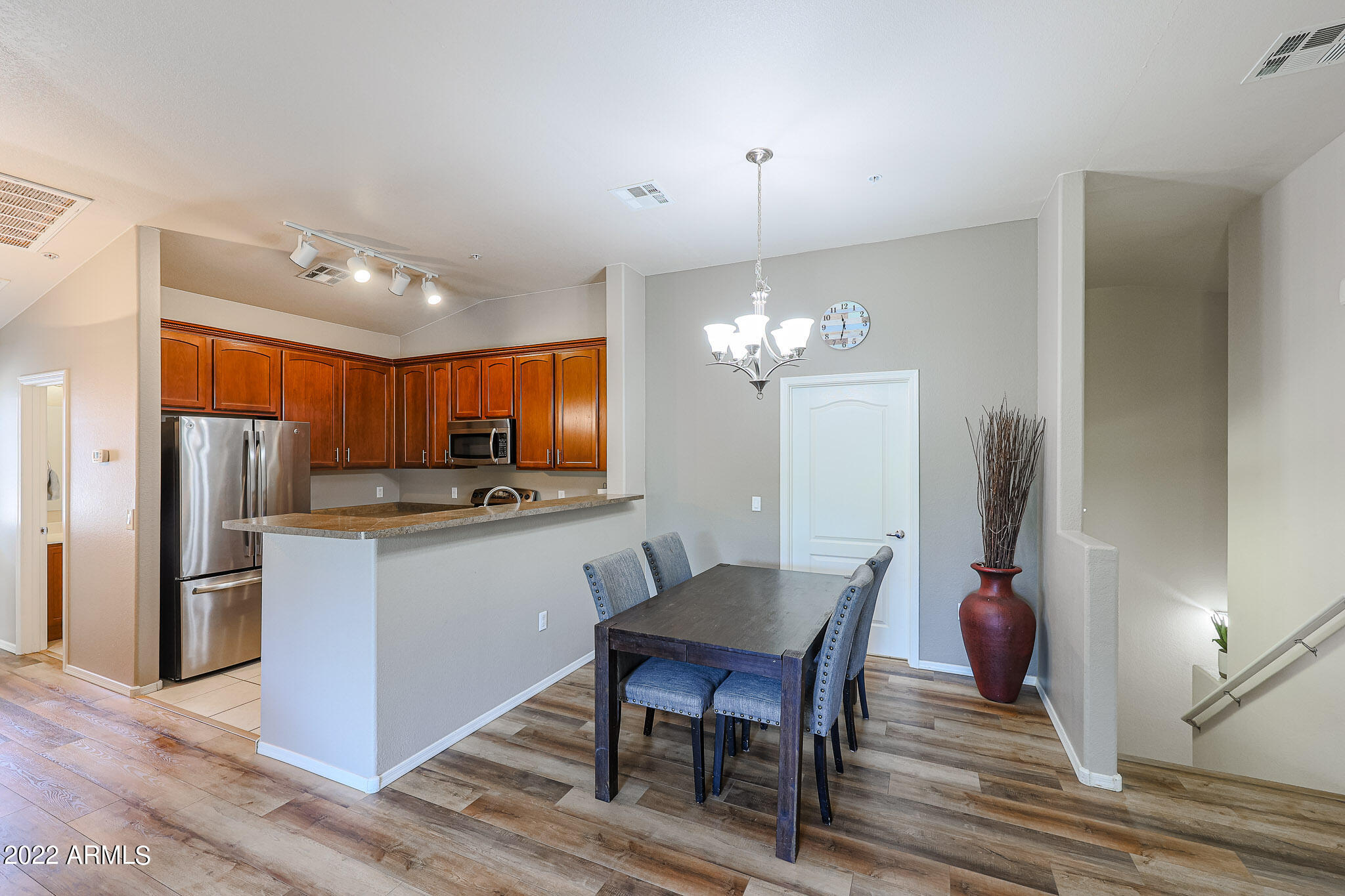 2727 North Price Road, Unit 57 Chandler, AZ 85224 - Photo 4 of 29 Dining area