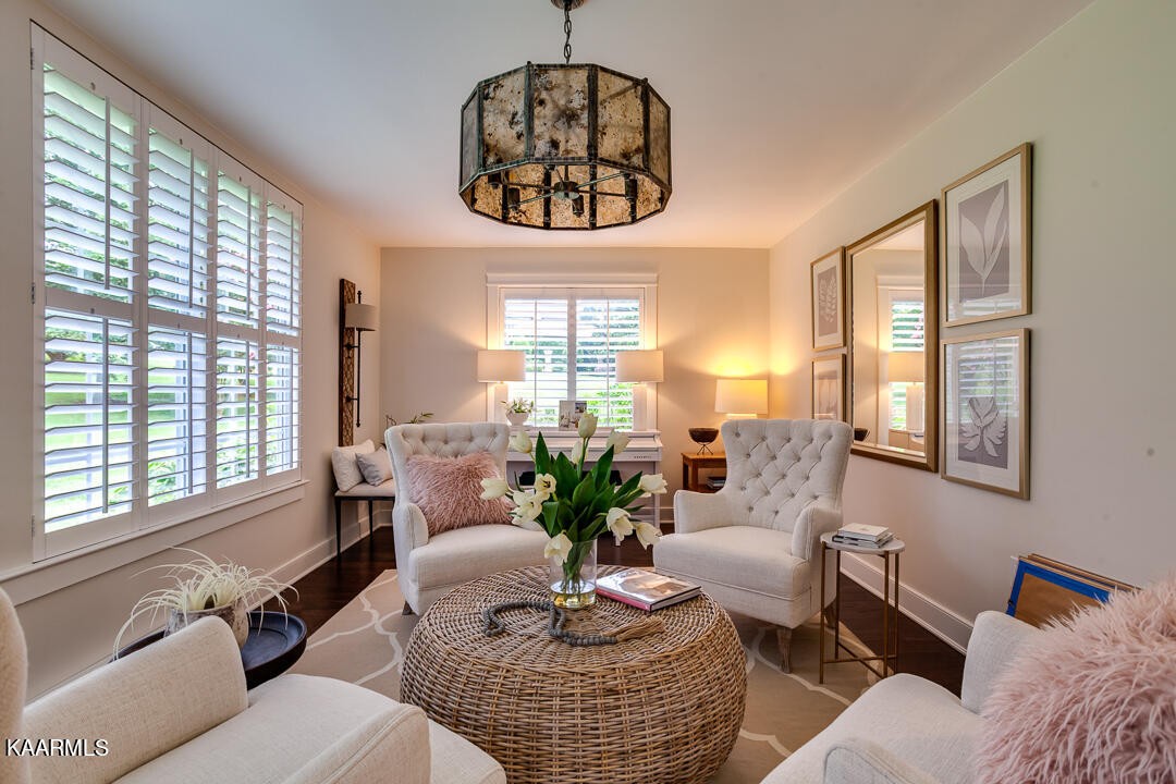 433 Smith Road Knoxville, TN 37934 - Photo 21 of 42 a living room with furniture or couch and a potted plant