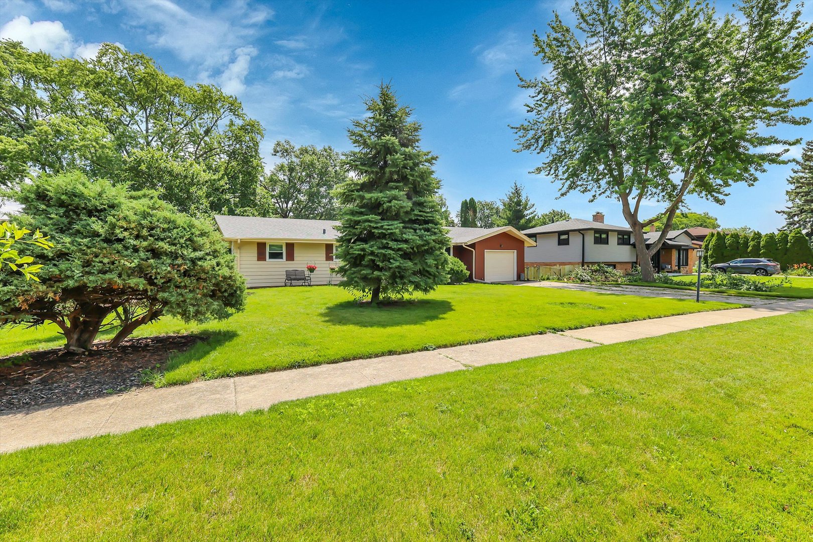 443 Glendale Road Roselle, IL 60172 - Photo 3 of 28