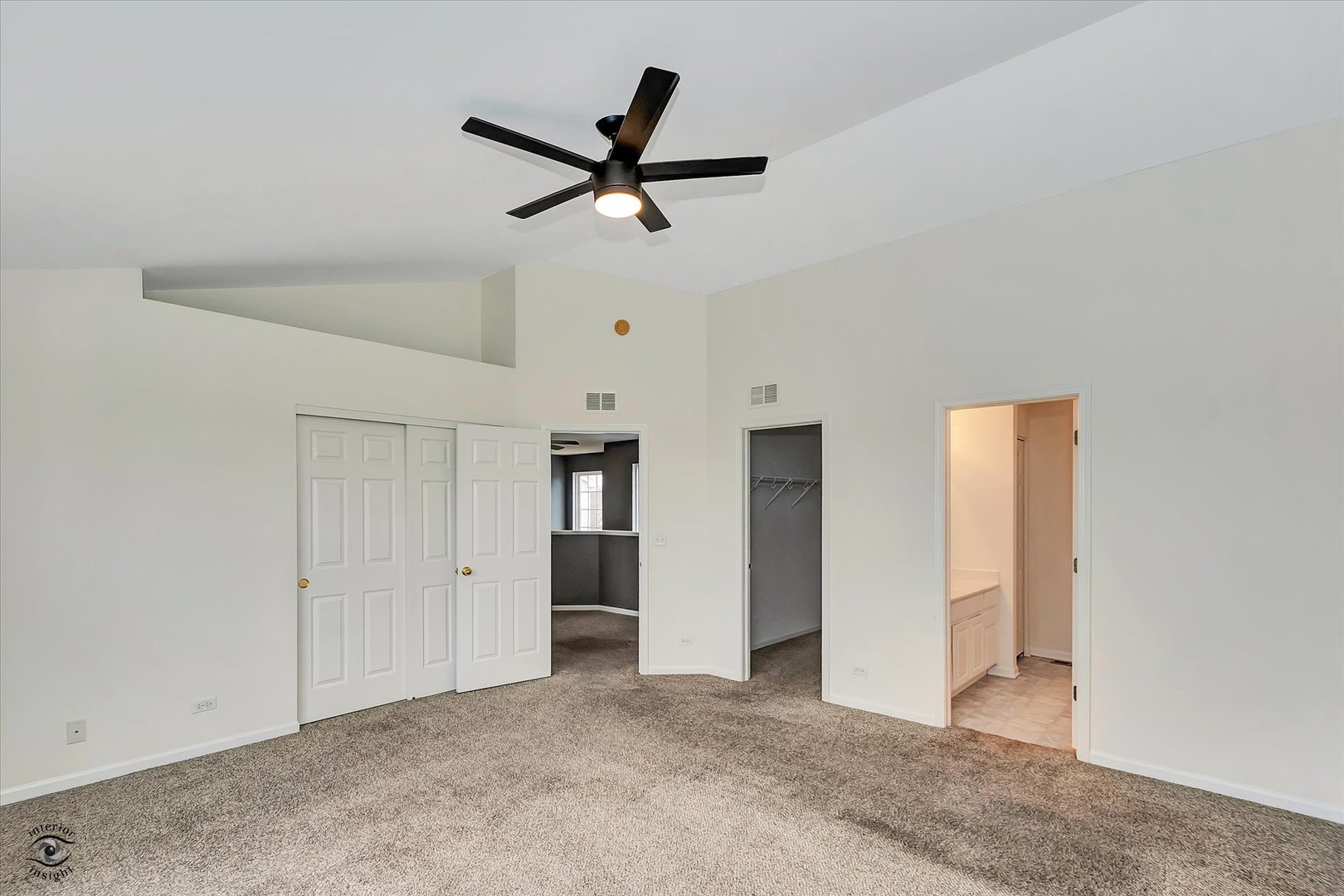 17840 Sorrel Drive Lockport, IL 60441 - Photo 21 of 27 an empty room with closet and a ceiling fan