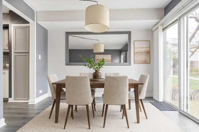 $260,000 | 1941 Quaker Hollow Lane, Unit 1941, Streamwood, IL 60107