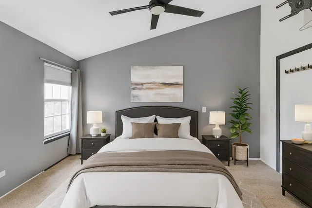 $260,000 | 1941 Quaker Hollow Lane, Unit 1941, Streamwood, IL 60107