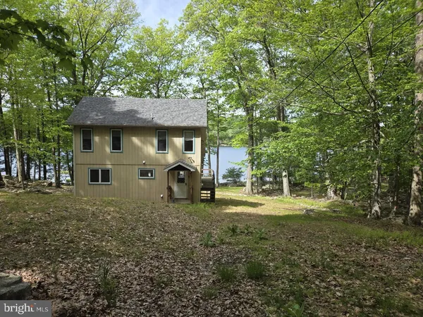 $575,000 | 113 East Shore Drive, Hawley, PA 18428
