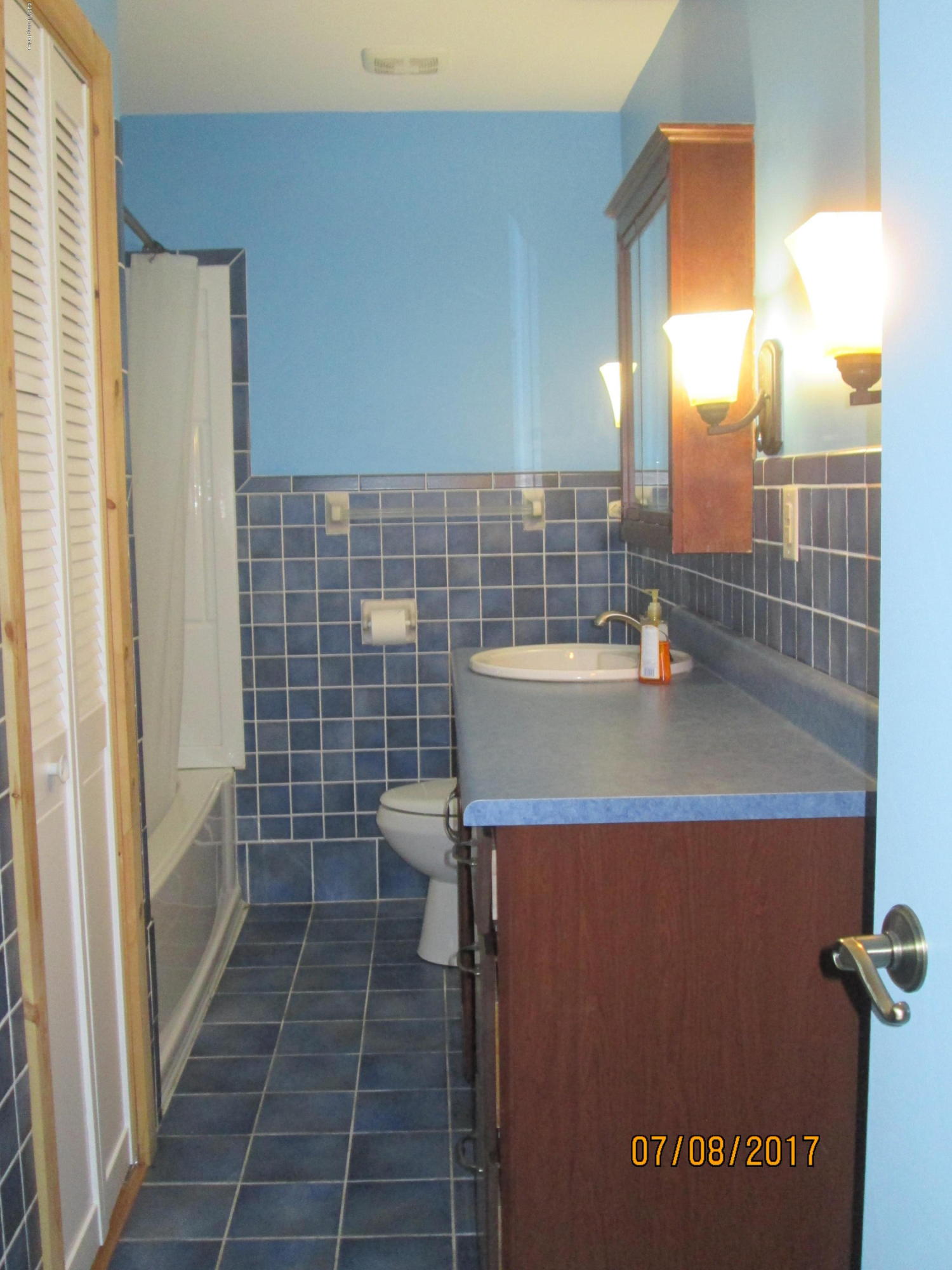 3649 Zoneton Road Shepherdsville, KY 40165 - Photo 26 of 28 Hall Bath