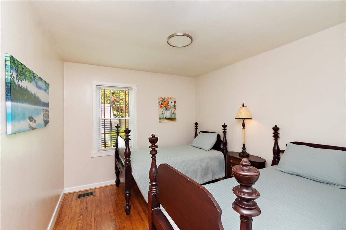 1570 Wolf Creek Road Silver Point, TN 38582 - Photo 15 of 40 a living room with furniture and wooden floor