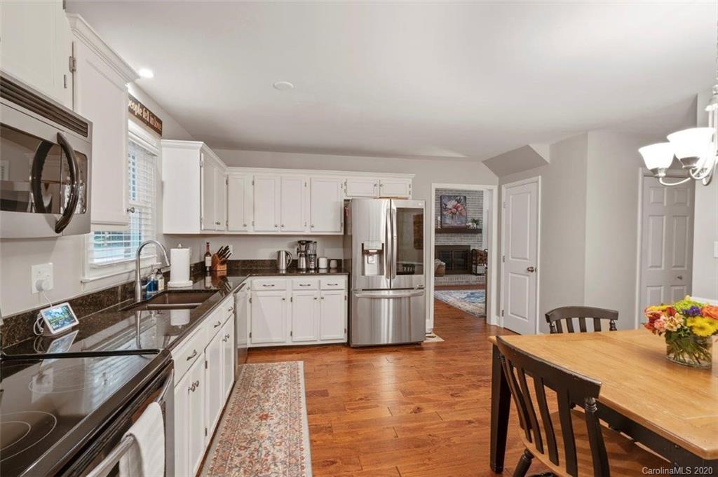 518 Neill Ridge Road Matthews, NC 28105 - Photo 8 of 34