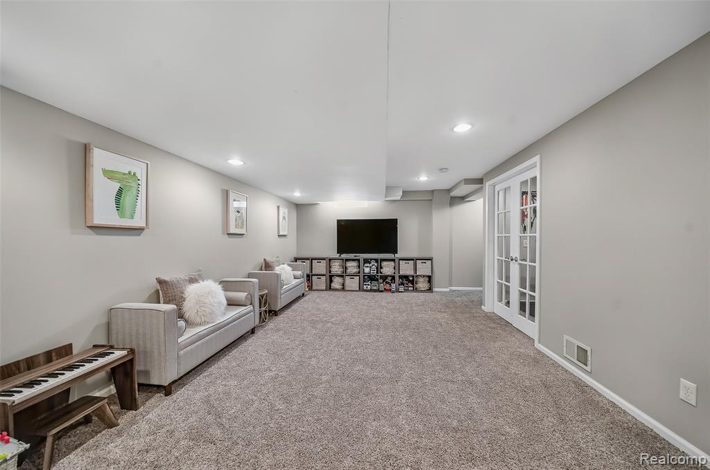 302 Drace Street Rochester, MI 48307 - Photo 25 of 38