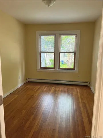 $1,600 | 15 Pleasant View Street, Jewett City, CT 06351