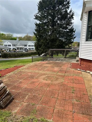 $1,600 | 15 Pleasant View Street, Jewett City, CT 06351