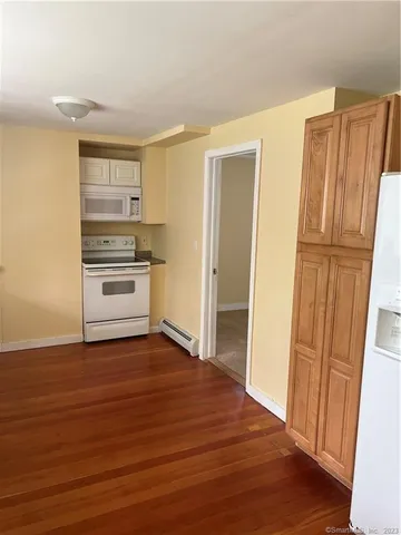 $1,600 | 15 Pleasant View Street, Jewett City, CT 06351