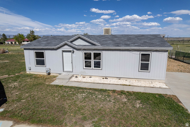 117 Maple Street Wellington, UT 84542 - Photo 2 of 34