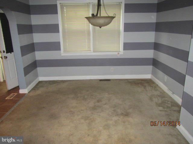 807 Wicklow Road Baltimore, MD 21229 - Photo 3 of 5 a view of a small space