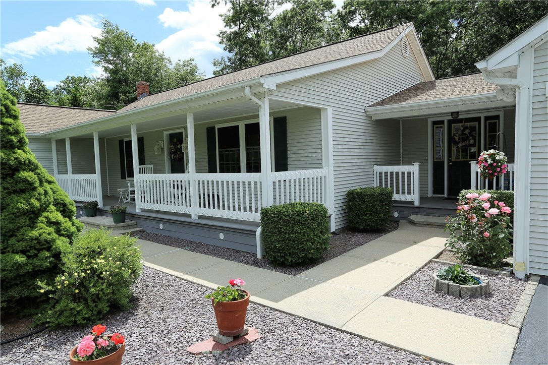 126 Harris Road Smithfield, RI 02917 - Photo 3 of 20 Gallery Image 3