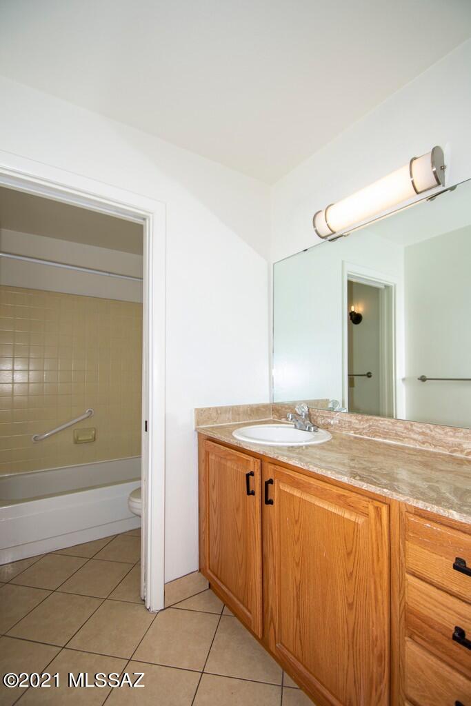 8255 North Oracle Road, Unit 201 Tucson, AZ 85704 - Photo 16 of 21 Gallery Image 16
