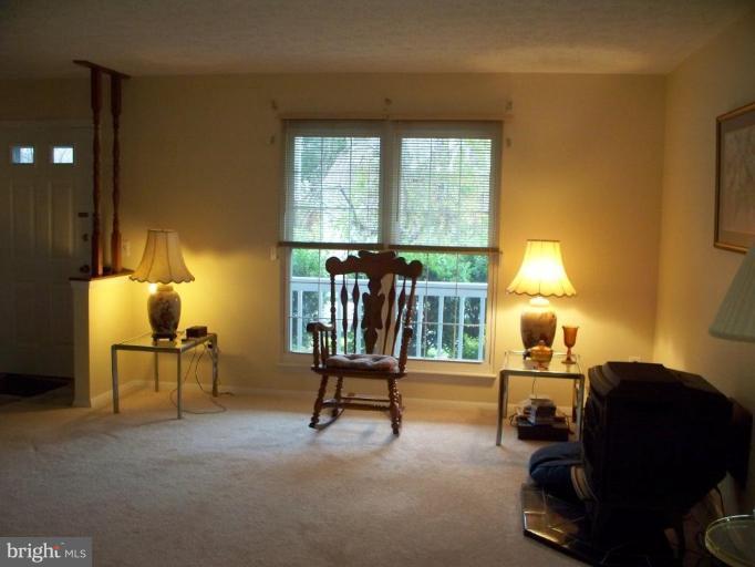 3458 Brookhaven Road Pasadena, MD 21122 - Photo 12 of 23 Living Room