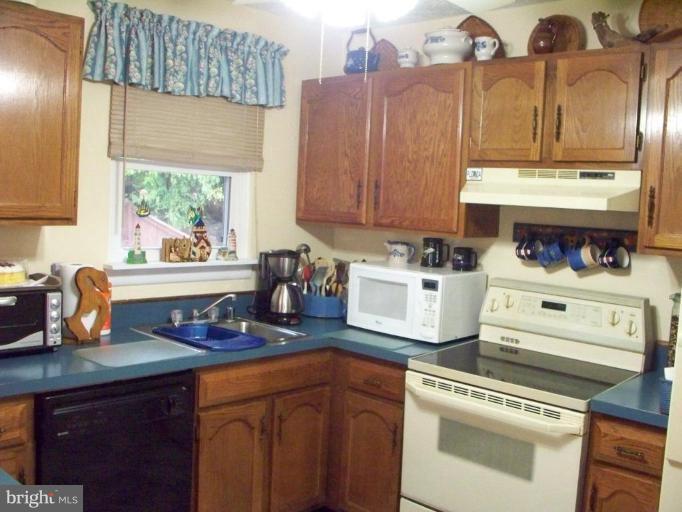 3458 Brookhaven Road Pasadena, MD 21122 - Photo 4 of 23 Kitchen #2